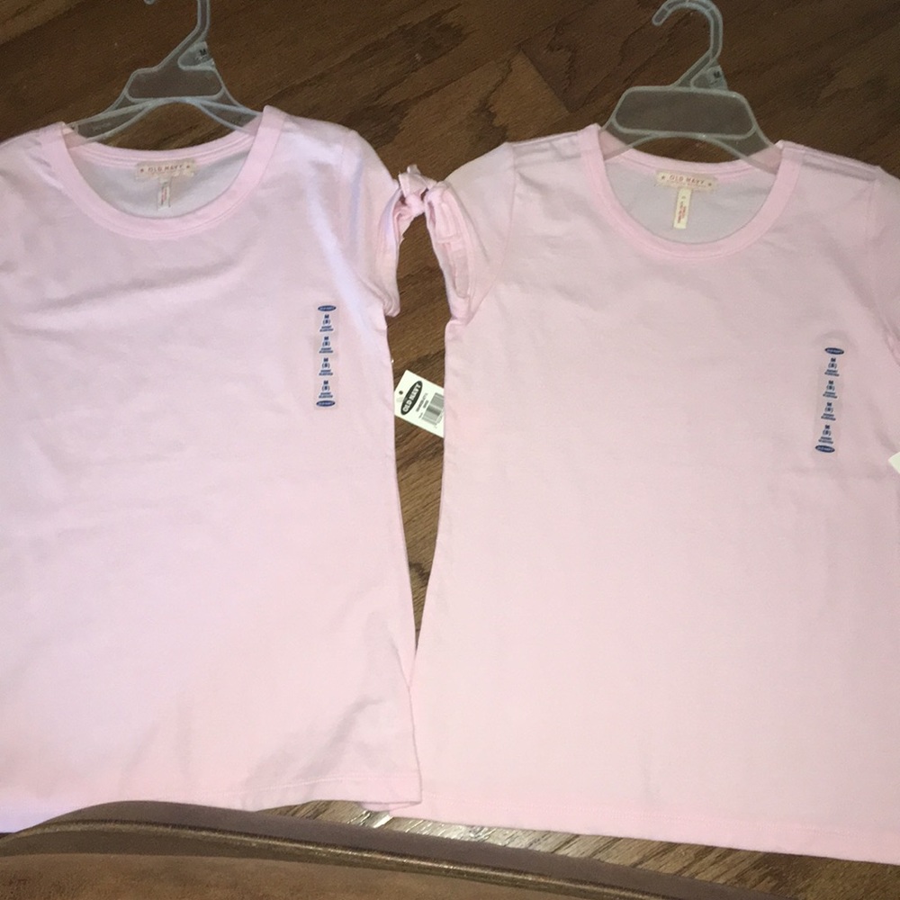 🎀baby pink shirts (2 available)